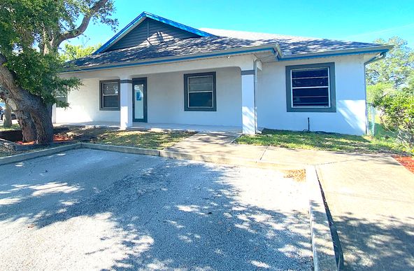 1435 Aurora Rd, Melbourne, FL 32935